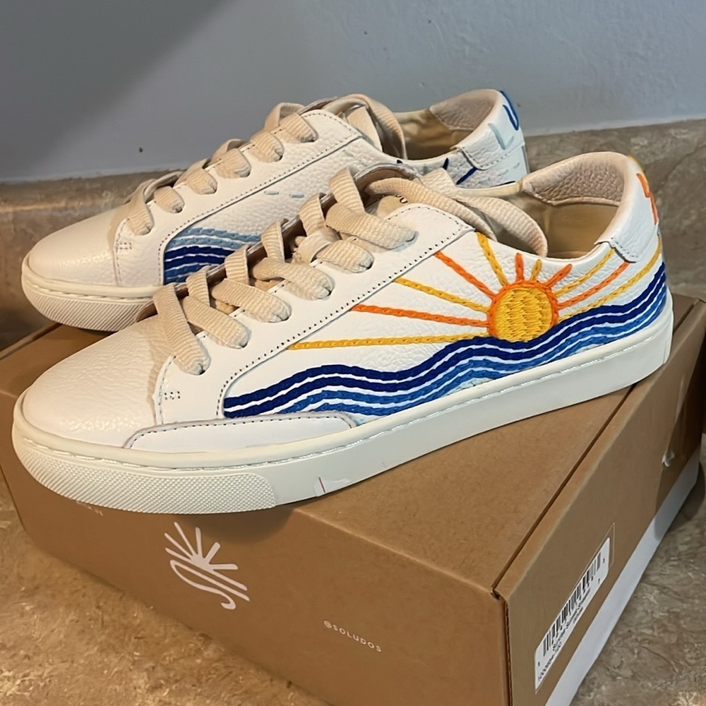 Soludos Cream Sneakers with Sun and Wave Design - Picture 3 of 6